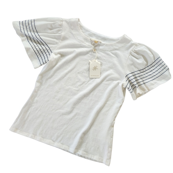 Downeast Basic Top Medium White with Blue Stripes on Sleeves Short Sleeve Shirt - Picture 1 of 8